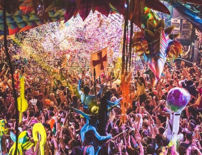 O line up do elrow Brasil é diferente das edições gringas?