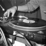 Dia mundial do DJ: o que ninguém te conta sobre a profissão 